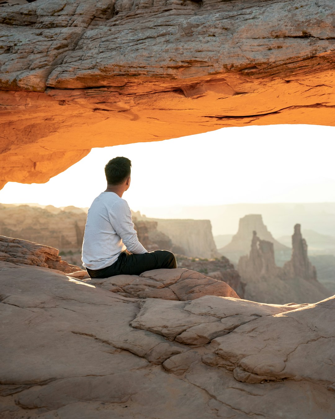 About Sunrise In Canyon lands National park in Utah